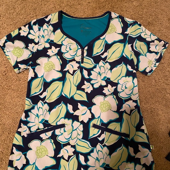 SCRUB SET - Picture 4 of 7